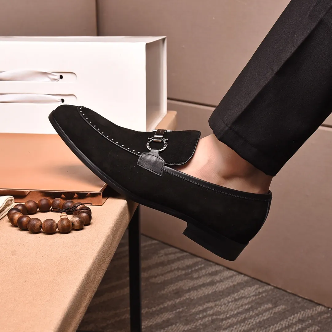 Men's shoes 💰540📛📛(water-dyed cowhide) Salvatore Ferragamo high-end (Salvatore Ferragamo) is the world's top luxury footwear brand. It comes from the fashion kingdom of Italy and is famous all over the world for its traditional handmade design and novel styles...🚶🏻🚶🏻New suit shoes are available simultaneously at the counter. This model is purely handmade. The fabric is imported from Italy's original first-layer cowhide. Soft water-dyed cowhide lining. Original authentic outsole🌀🌀Size: 38➖45